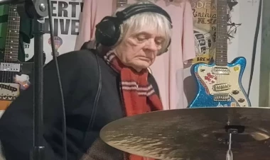 Daha bir tanınmış xərçəngdən öldü