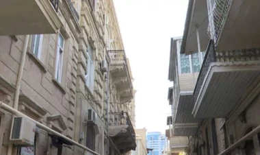 9 mərtəbəli binanın 8-ci mərtəbəsində biabırçı vəziyyət hökm sürür