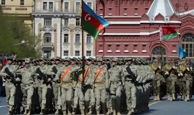 Hərbçilərimiz Moskva küçələrində - 