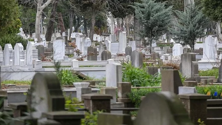 İki qızı və əri faciəvi şəkildə öldü - özü yaralı dəfnə gəldi - VİDEO