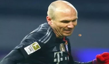 Yaşayan əfsanə baş məşqçiliyə başlayır