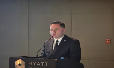 Yenidən sədr seçildi