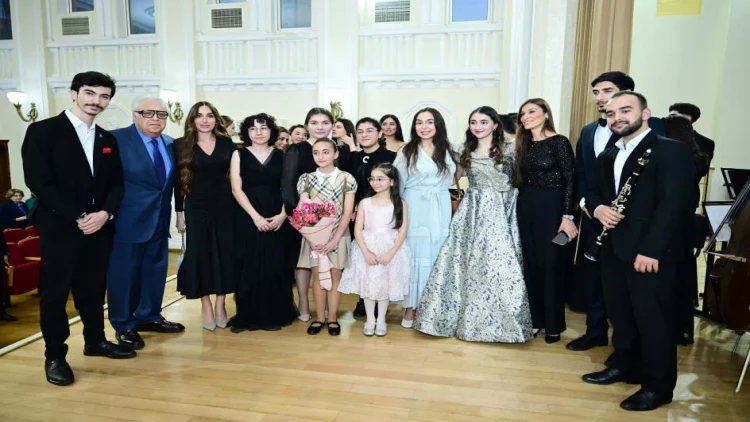 Leyla Əliyeva Bakı Musiqi Akademiyasında tələbə və gənclərin konsertində iştirak edib - FOTO