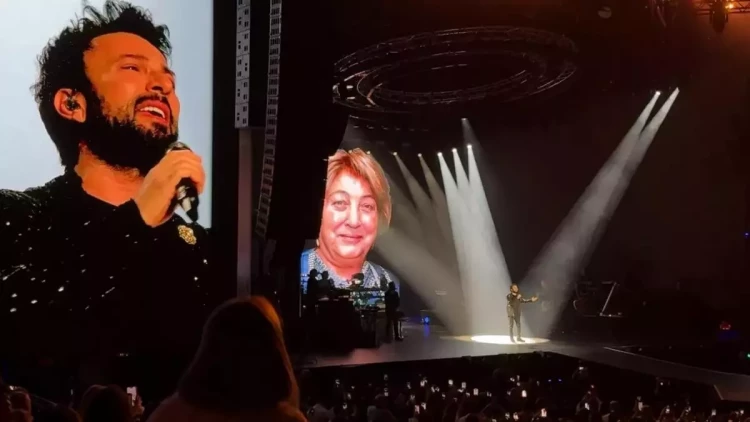 Anasının sevdiyi mahnını oxuyub hönkür-hönkür ağladı - VİDEO