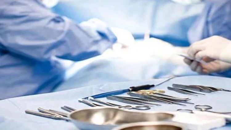 Cərrah 20 sm aləti xəstənin qarnında yaddan çıxartdı
