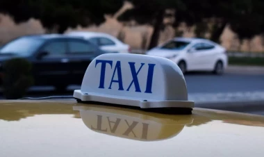 Turisti quru sərhədlə Gürcüstana aparacağını deyib, 200 dollarını aldı