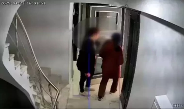 İstanbulda zəlzələ vaxtı biabırçılıq - Anbaan kameraya düşdü - VİDEO