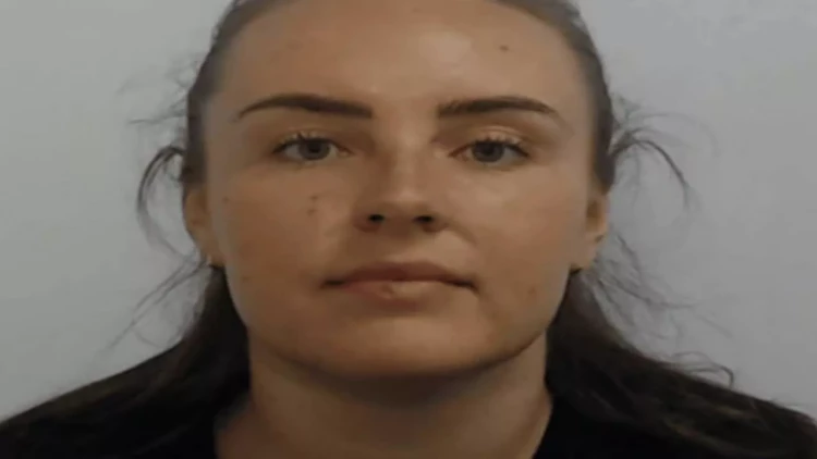 Məhkumla biabırçı görüntüləri yayılan qadın polis işdən qovuldu - FOTO