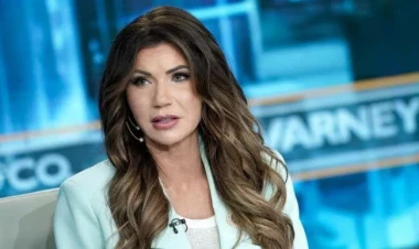 Trampın yaxın adamının çantası oğurlandı - İçində görün nələr olub