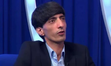 Balaəli kövrələrək sevgisini xanımına etiraf etdi