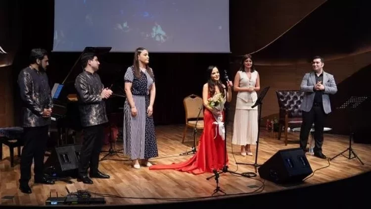 “Nağıl danış mənimçün