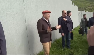 Paşinyan Azərbaycanla sərhədə görün hansı geyimdə gəldi - FOTO