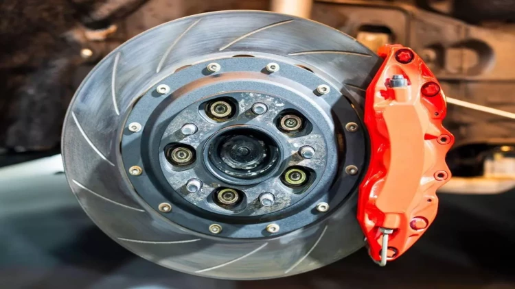 Əyləc tutmur, mühərrik anidən sönür - Məşhur modelin 148 min maşını geri çağırılır