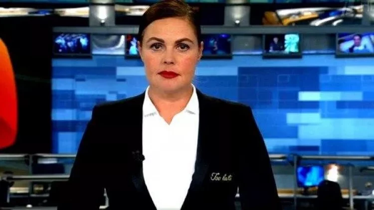 Məşhur aparıcının saxta pasportları üzə çıxdı: 130-dan çox ölkəyə... – FOTO