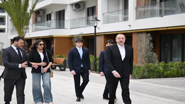 Prezident və birinci xanım “Sea Breeze”də layihələrlə tanış olublar - VİDEO - FOTO