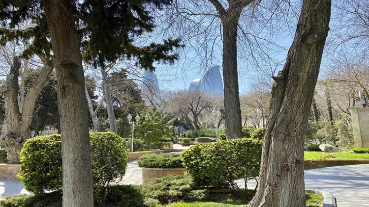 Bakıda 20 dərəcə isti olacaq