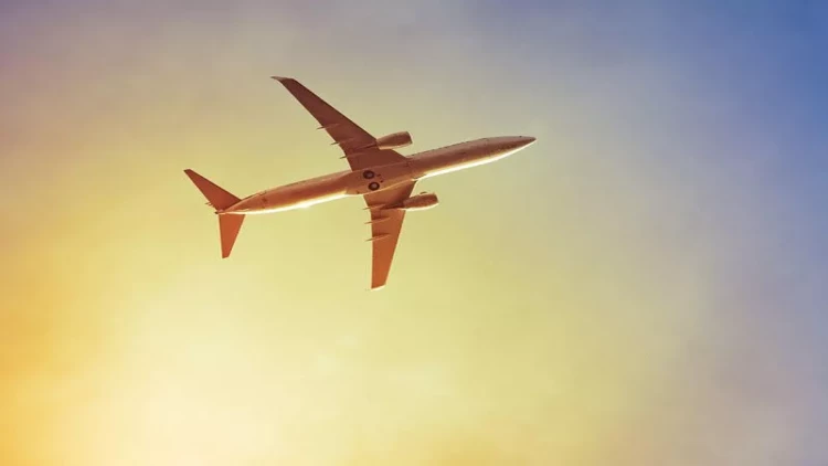 Təyyarə girov götürüldü - 3 yaralı var