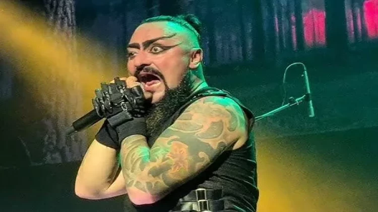 Ərdoğanın müşaviri məşhur müğənnini təhqir etdi - 