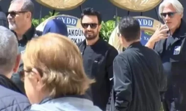 Tarkan anasının dəfnində - VİDEO