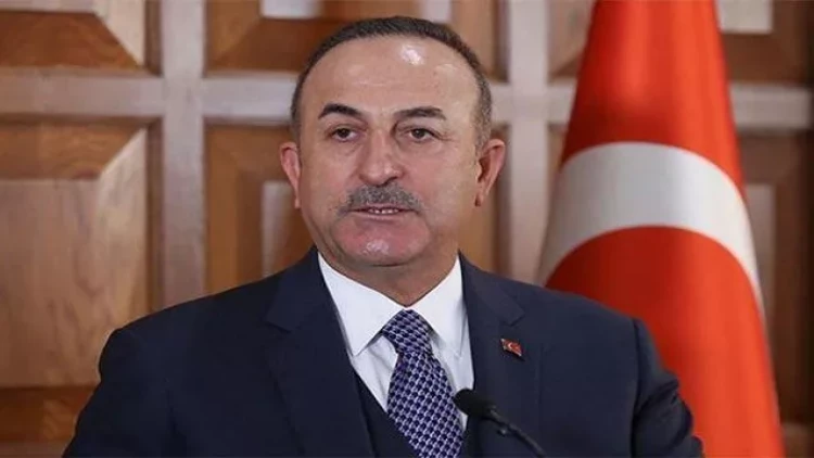 Çavuşoğluya ağır itki - FOTO