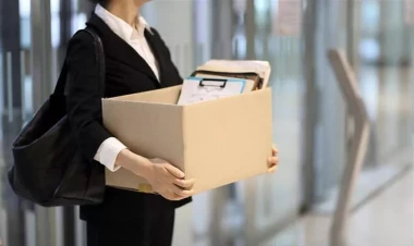 İşçi müdirini onu qovduğu üçün belə peşman etdi