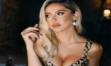 Hadise səhnədə göz yaşı tökdü - FOTO