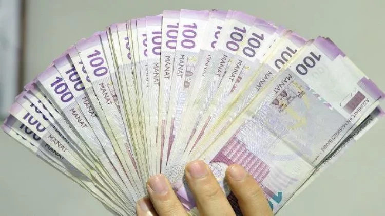 Bankda manatla pulu olanların NƏZƏRİNƏ: 