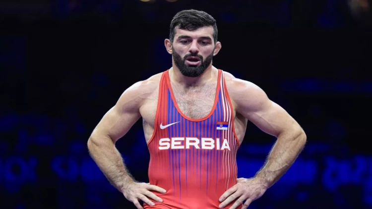 Dünya çempionuna ağır CƏZA