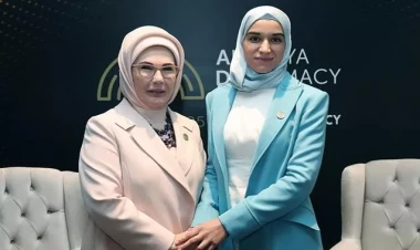 Əminə Ərdoğan Suriyanın birinci xanımı ilə görüşdü - FOTO