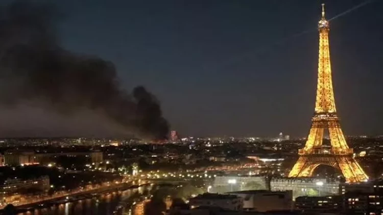 Parisdə güclü yanğın - FOTO