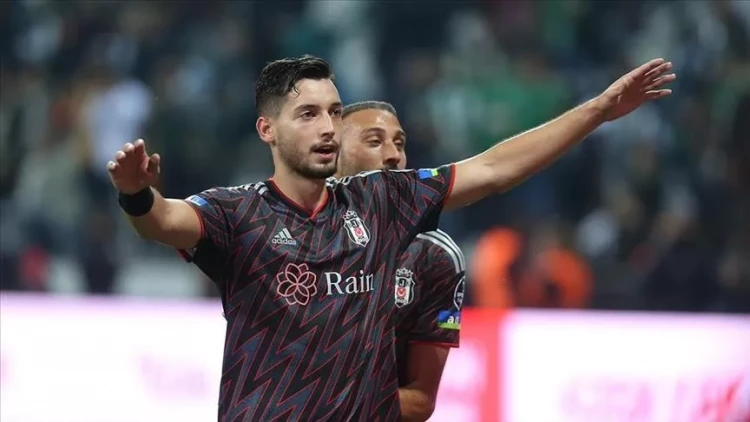 Qırmızı vərəqə ilə Türkiyə futbolunun tarixinə düşdü