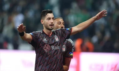 Qırmızı vərəqə ilə Türkiyə futbolunun tarixinə düşdü