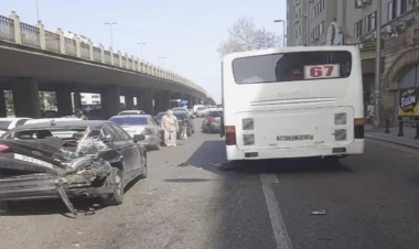 Bakıda avtobus zəncirvari qəza törətdi - FOTO