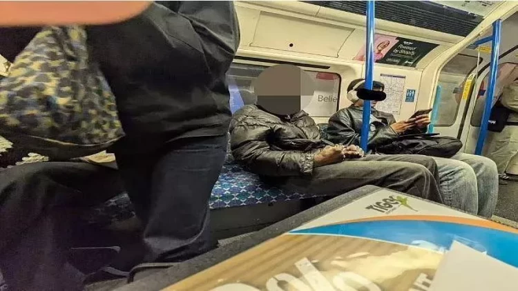 Metroda digər sərnişinləri vecinə almadan kokain çəkdi - FOTOlar