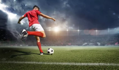 Avropa nəhəngləri 14 yaşlı bu istedadın arxasınca düşüblər - FOTO