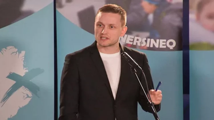 “İnsanıq, kiminsə malı deyilik!”