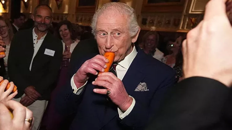 Bütün dünya Kral Çarlzın bu hərəkətindən danışır - FOTO