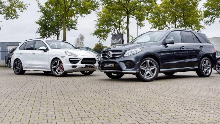 Bakıda film kimi cinayət: Söyüşə görə “Mercedes”lə “Porshe”ni məhv etdi