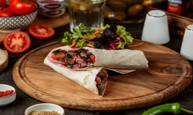 Köhnəlmiş dönər ətini çamaşır suyu ilə ağardıblarmış - 648 nəfər zəhərlənib