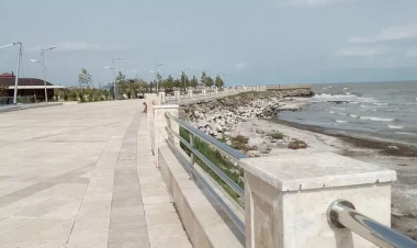 Bulvarda sudan meyit çıxarıldı