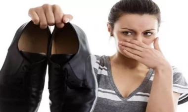 Ayaqqabılarınızdan pis qoxu gəlir? - asan çarə