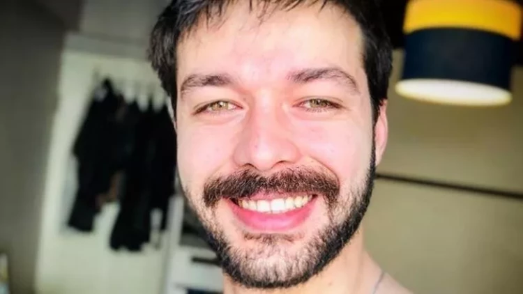 Hilmi Cem nişanlandı - FOTO