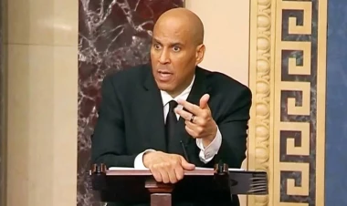 Tribunada fasiləsiz 25 saat çıxış etdi