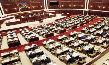 Milli Məclisin növbəti plenar iclası başlayıb, gündəlikdə 15 məsələ var