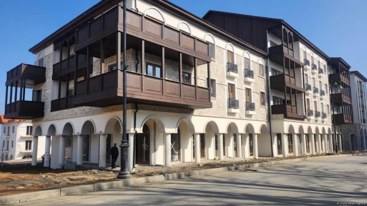 Şuşanın Qarabağ küçəsində 10 bina inşa edilir - FOTOlar