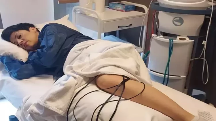 Məşhur müğənni xəstəxanaya yerləşdirildi - FOTO