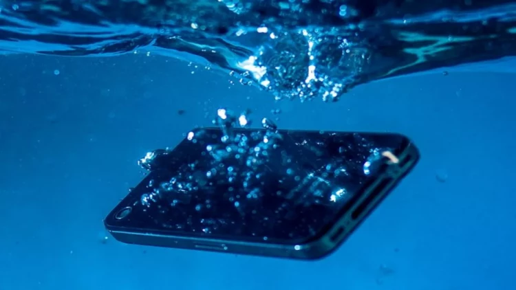 İllərlə su altında qalan planşet silsilə cinayətlərin açılmasına kömək etdi - FOTOlar