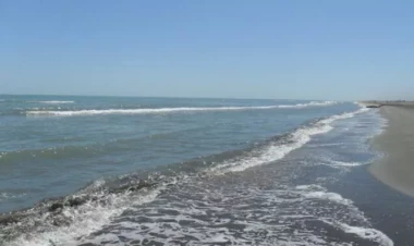 Xəzərin suyu azalır, kiçik adalar yaranıb - VİDEO