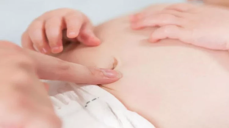 Azərbaycanda yeni doğulan körpəyə banka qoyuldu - FOTO