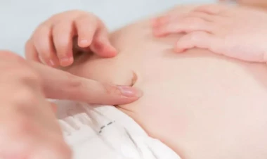 Azərbaycanda yeni doğulan körpəyə banka qoyuldu - FOTO